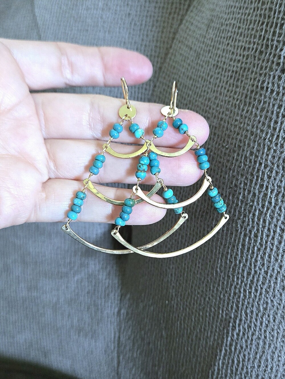 Three3️⃣ Tier Gold💛 Earrings with Turquoise🩵 Beads - NWOT - Picture 13 of 15